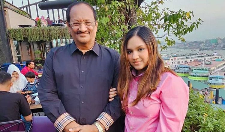 আমার মেয়ে মুখ খুললে ফেঁসে যাবে মুশতাক, বললেন তিশার মা